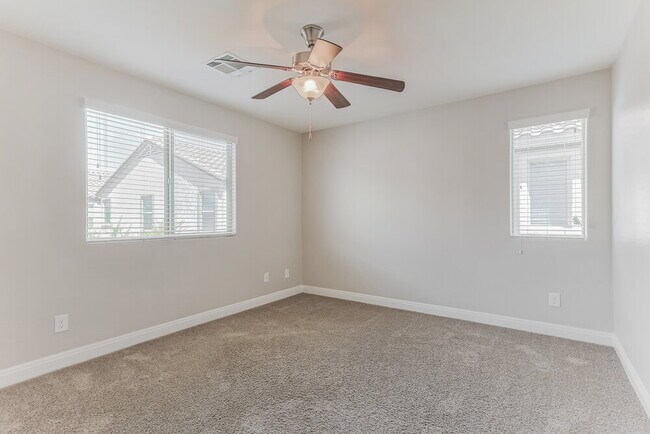 Building Photo - 1946 N 55th Pl