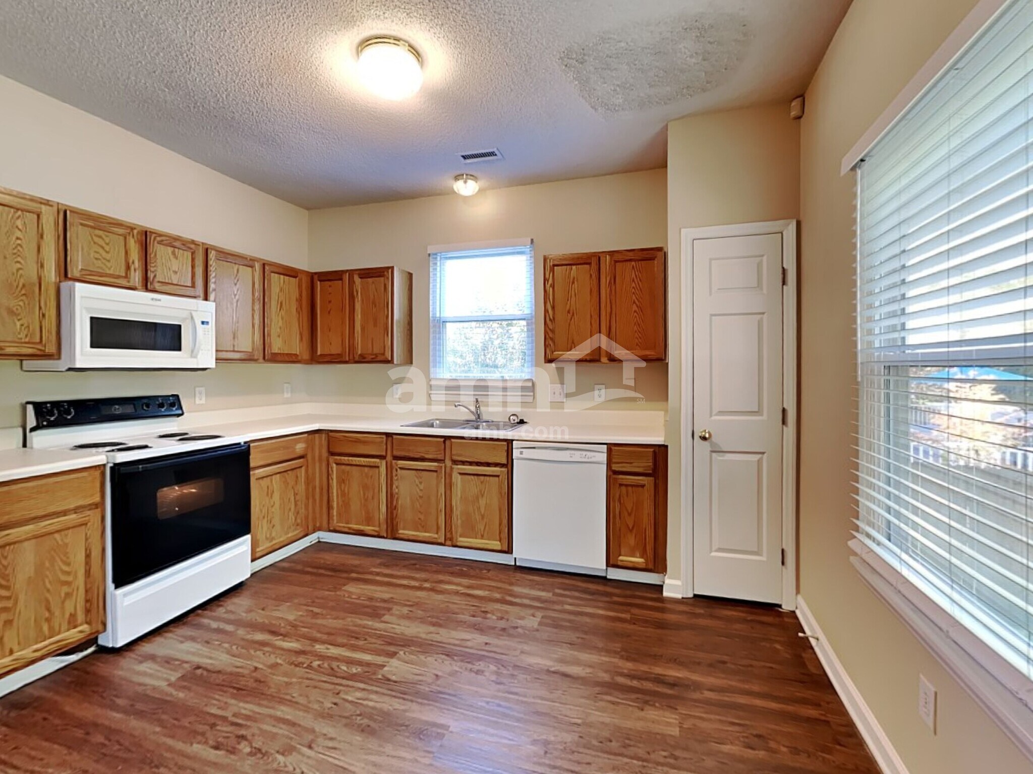 Building Photo - 5509 Cumberland Plain Dr