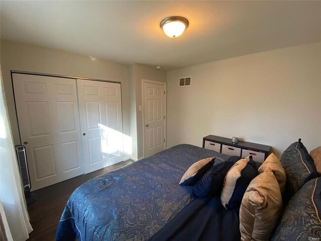 Building Photo - 7 Edgeworth Ave