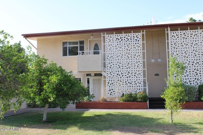Building Photo - 6108 N 12th Pl