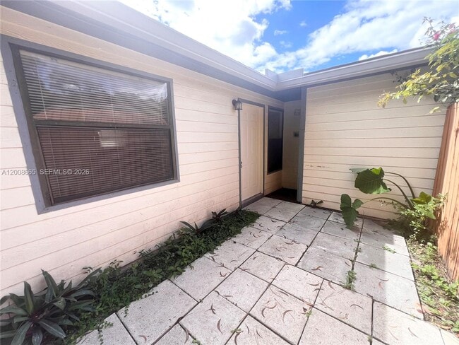 Building Photo - 1832 My Pl Ln