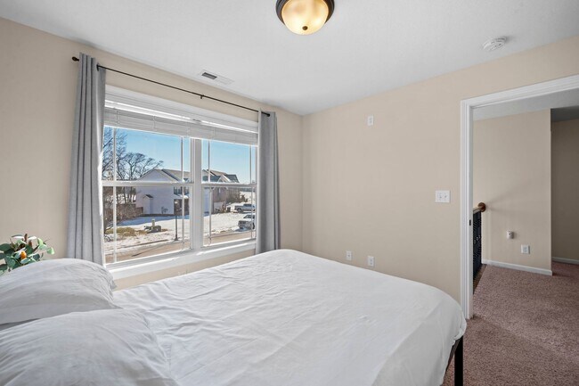 Building Photo - Spacious Living with a Private Primary Retreat!