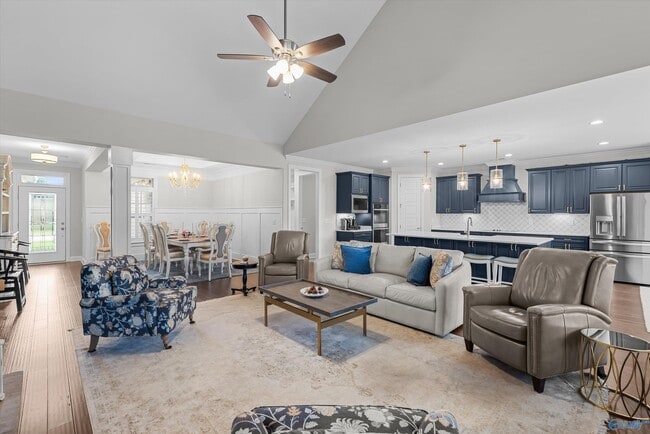 Building Photo - 112 Summer Walk Ln