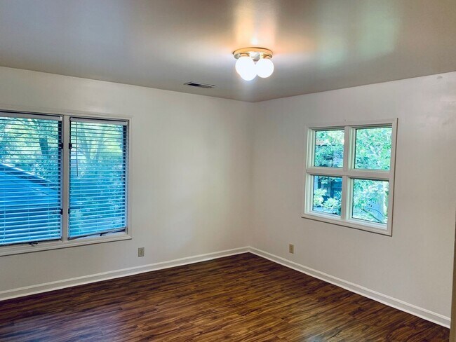 Building Photo - 1243 Cherokee Road- Carriage House (Highla...