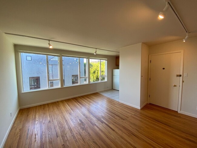 Primary Photo - 175-177 PFEIFFER ST-4