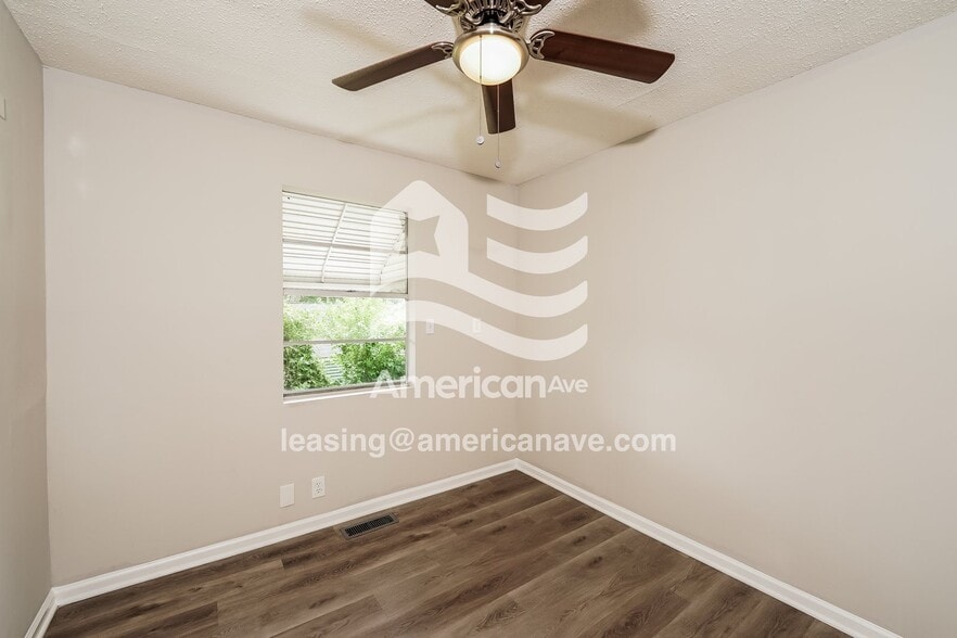 Building Photo - 2917 20th St N