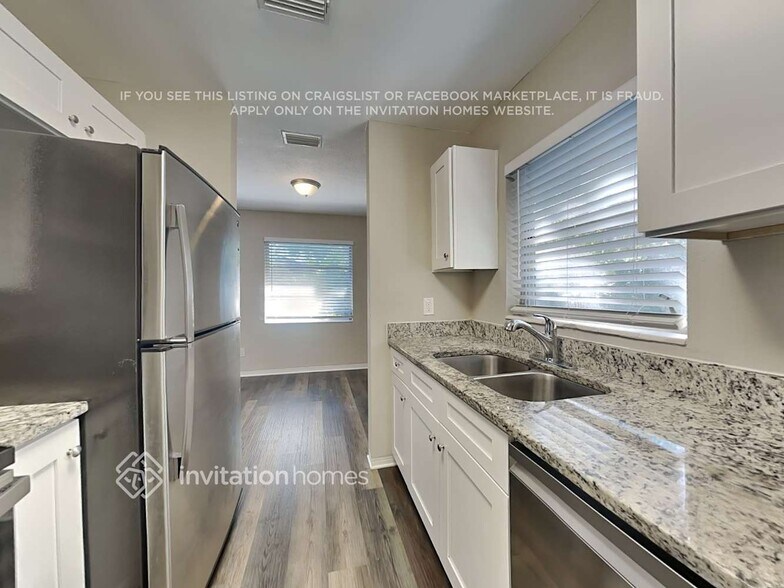 Building Photo - 3944 Porpoise Dr SE