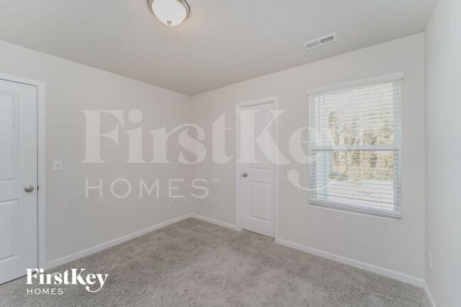 Building Photo - 2094 Cypress Village Dr NW