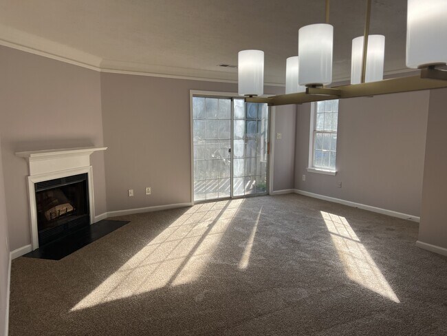 Building Photo - 3179 Kingswood Glen