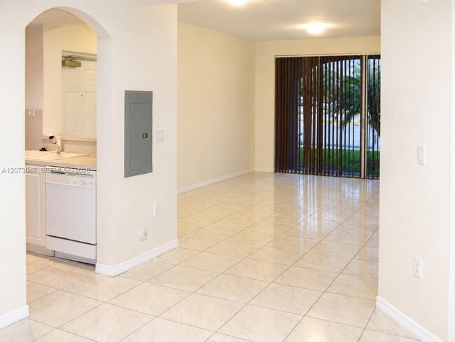 Building Photo - 6630 NW 114th Ave