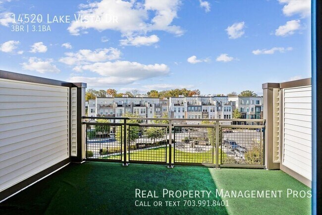 Building Photo - 14520 Lake Vista Dr