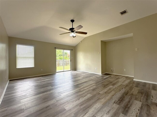 Building Photo - 610 Riverway Ln
