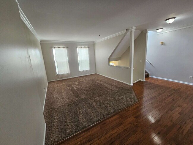 Building Photo - 3-Level Condo in Prime Sterling Heights Location. 2 Bed, 2 Full Bath, 2 Half Baths | 2-Car Garage...