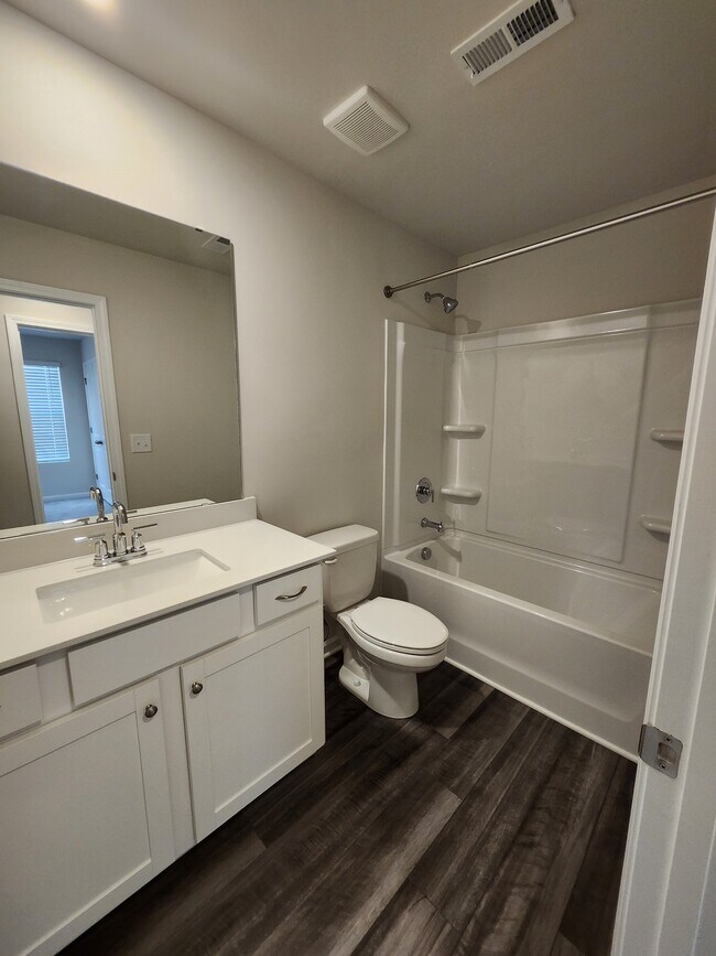 Building Photo - 936 Powder Crk Dr