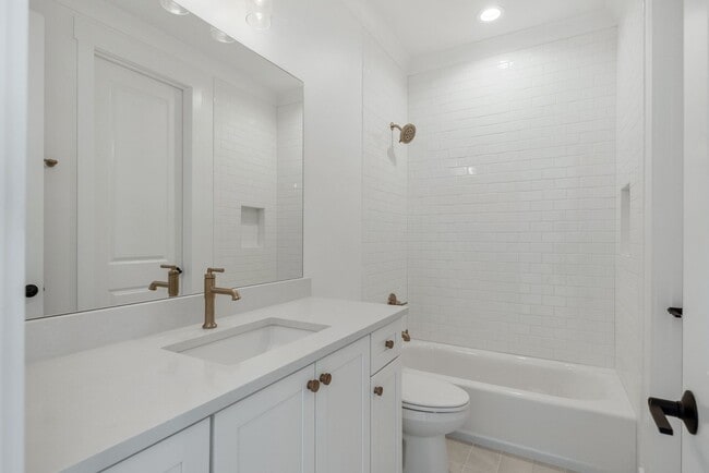 Building Photo - Luxury home in Southbrooke community in Franklin, TN