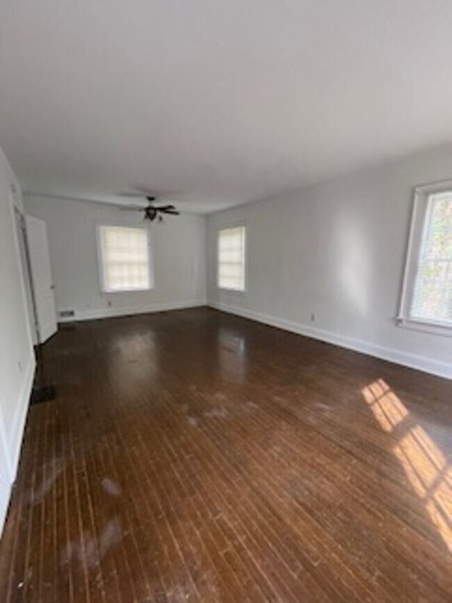 Building Photo - 1539 Isabel Ct