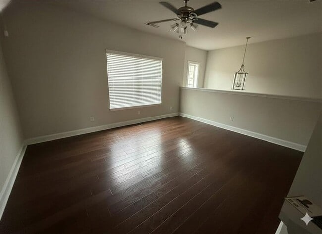 Building Photo - 1750 Dahlia Dr