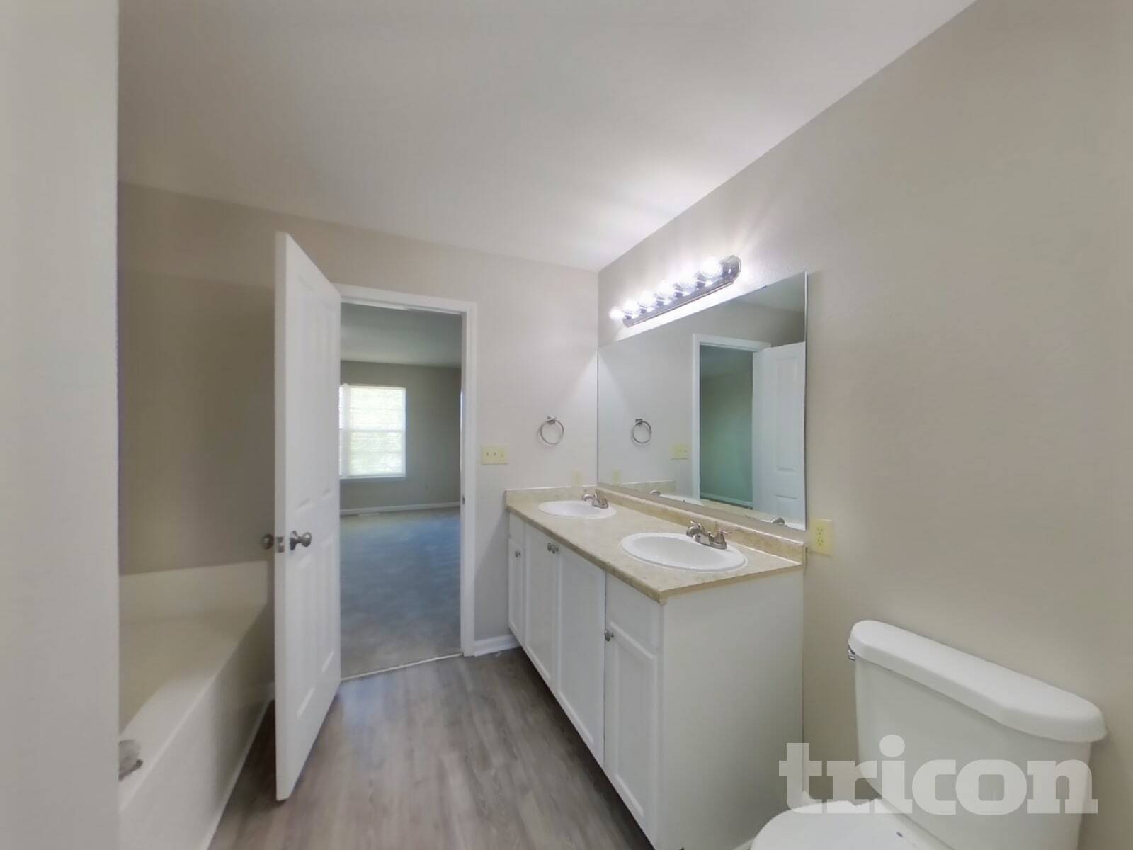 Building Photo - 828 Treyburn Green Dr