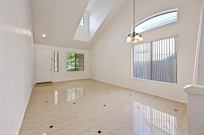 Building Photo - 1483 E Mia Ln