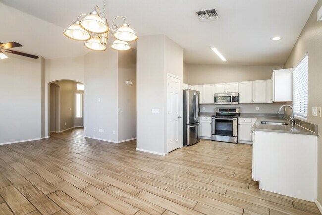 Building Photo - 3430 N Saffron