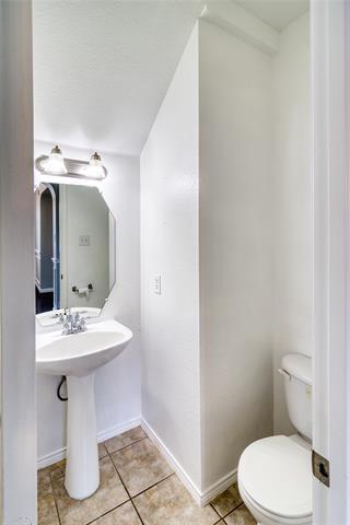 Building Photo - 9961 Delamere Dr