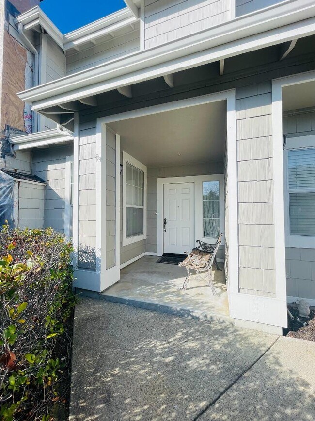 Building Photo - 596 Shoal Cir