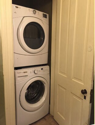 Washer Dryer - 1631 Main St