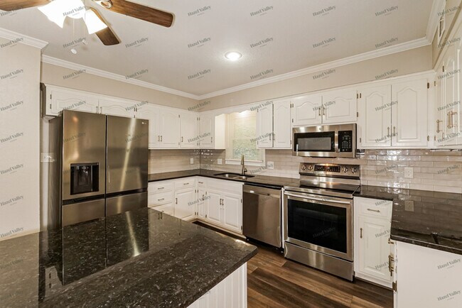 Building Photo - 512 S Wabash Ct