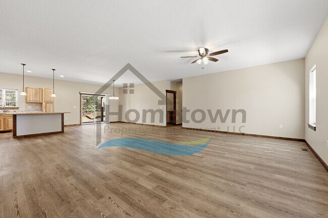 Building Photo - 4 Bedroom 2 Bathroom Home with Attached 2-Car Garage Available in Blanchard!