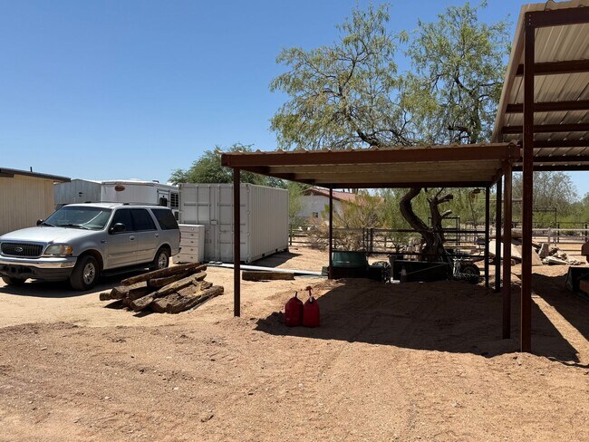 Building Photo - Cave Creek Horse Property