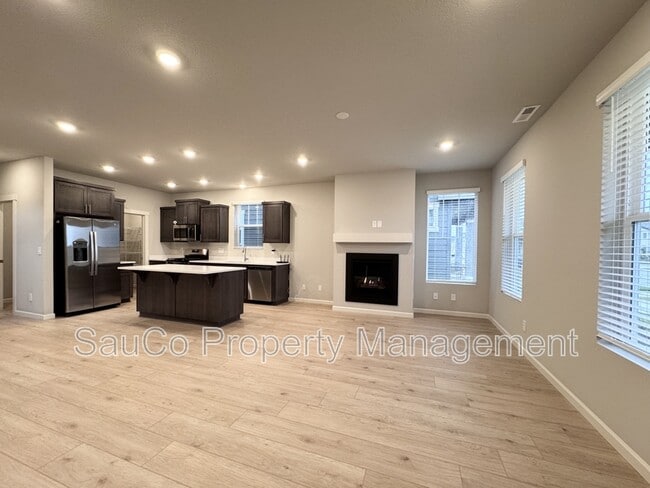 Building Photo - 8309 SE Crescent Dr