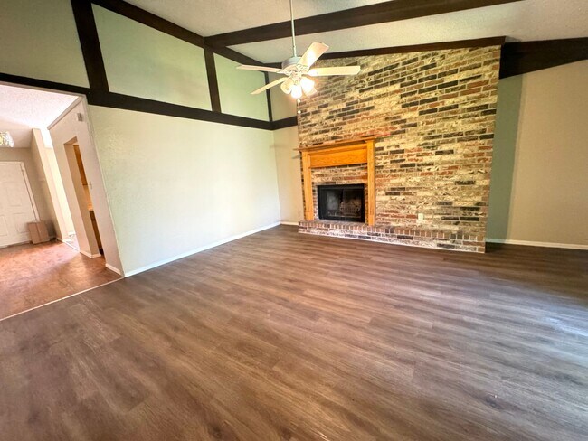 Building Photo - 125th East Ave. Duplex