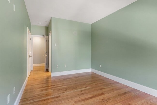 Building Photo - 15 Preble St