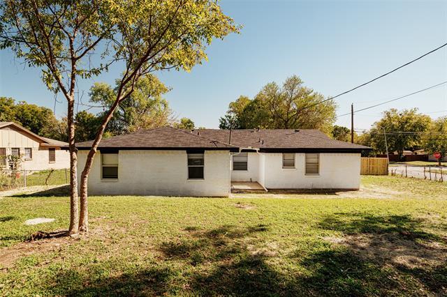 Building Photo - 5925 Lazy River Dr