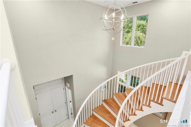 Building Photo - 345 Governors Ln