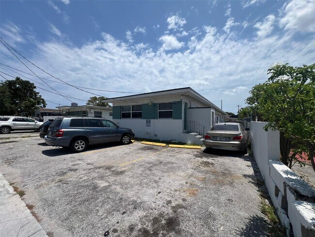 Building Photo - 2150 NW 24th St