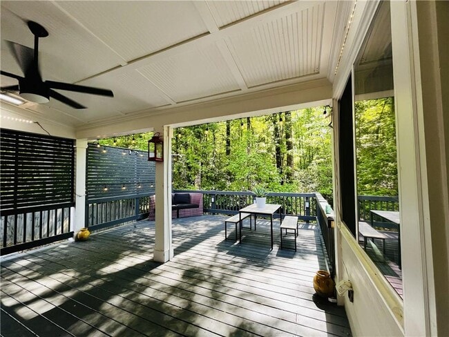 Building Photo - 2258 St Albans Pl