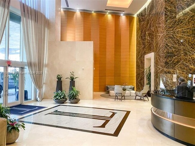 Building Photo - 15901 Collins Ave