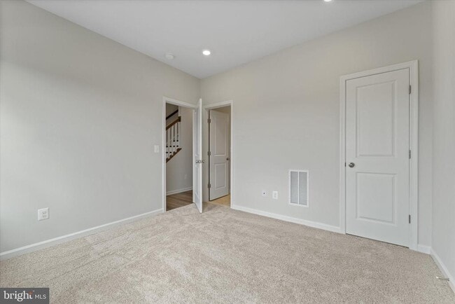 Building Photo - 705 Sawback Sq NE