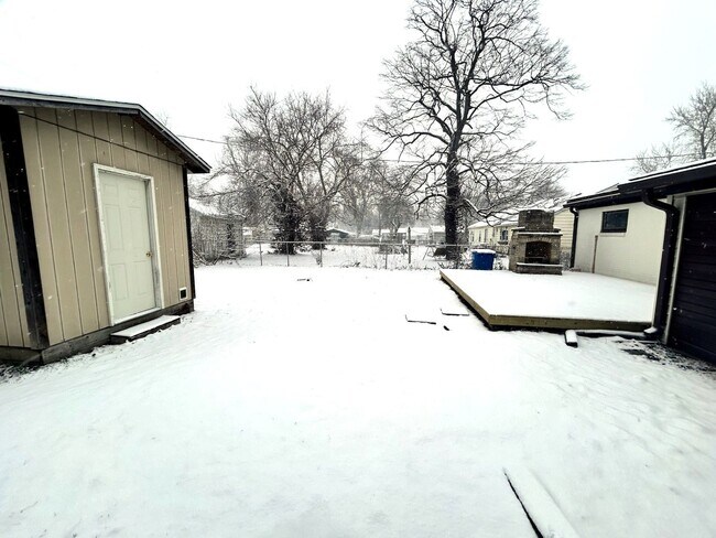 Building Photo - 2941 S 10th St