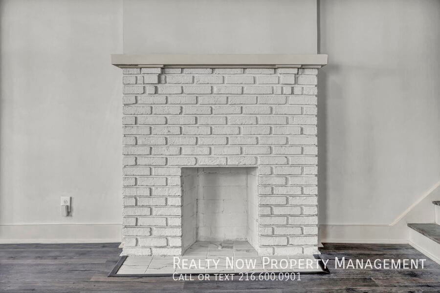 Building Photo - 3241 Sycamore Rd