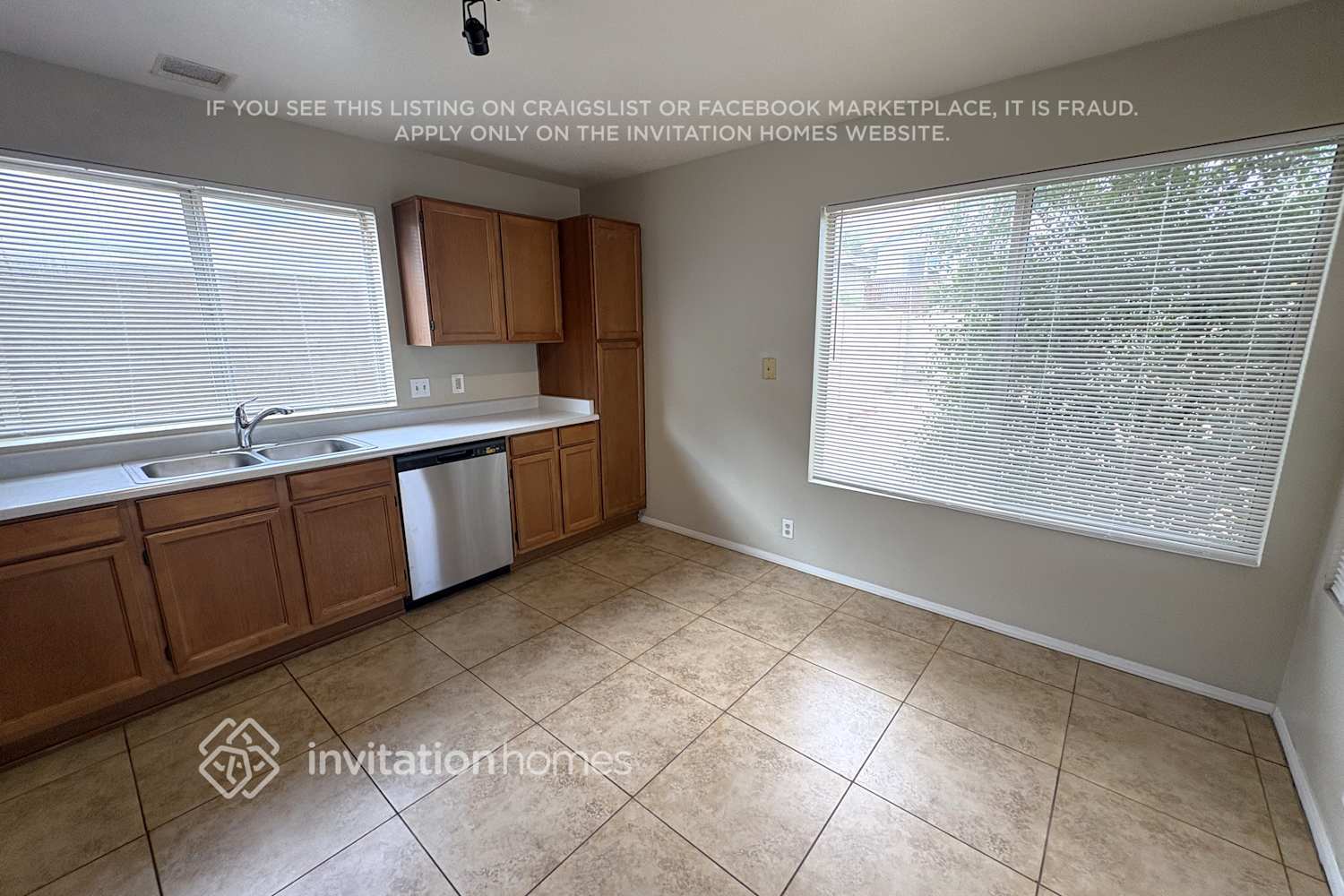 Building Photo - 3936 W Camino Del Rio