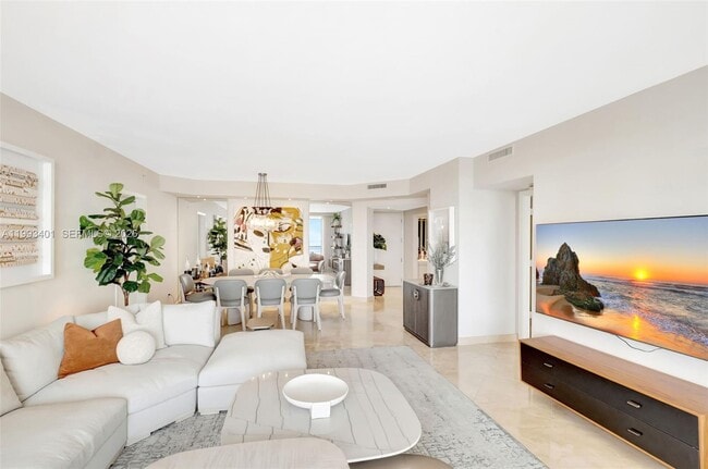 Building Photo - 848 Brickell Key Dr