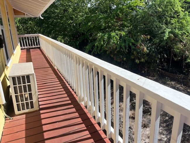 Building Photo - 3 Bedroom / 3 Bath Home with Ocean Views and World Class Surfing on Ali'i Dr