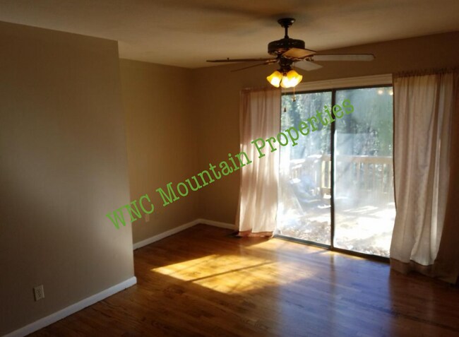 Building Photo - 374 Royal Pines Dr