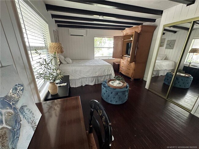 Building Photo - 4490 NE Indian River Dr