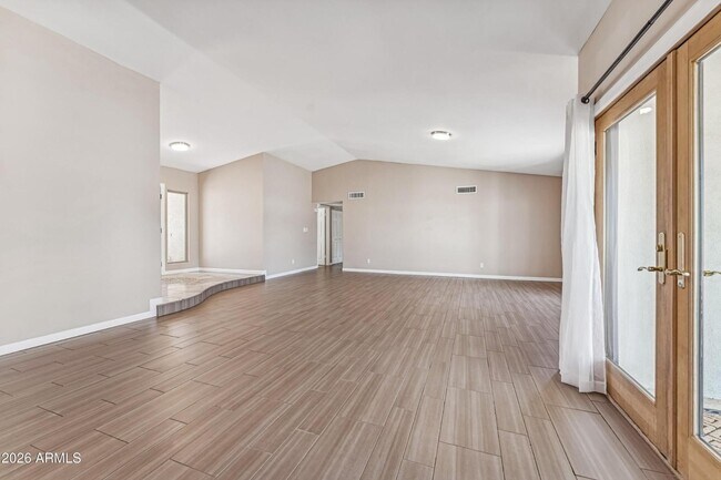 Building Photo - 12624 N 73rd Pl