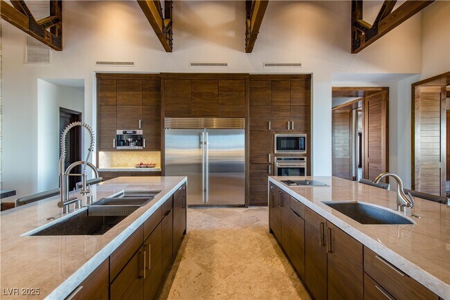 Building Photo - 5 Promontory Pointe Ln