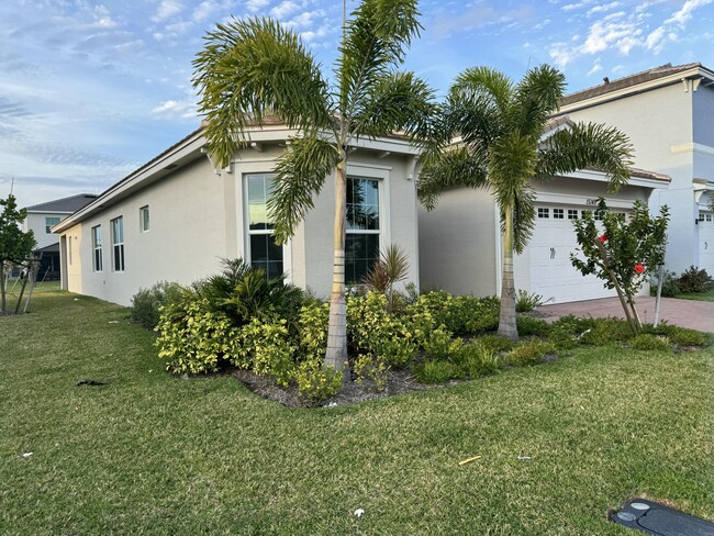 Building Photo - 15145 Goldspar Ct
