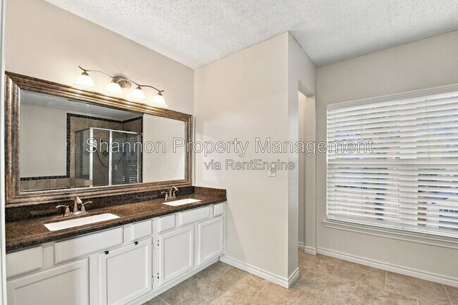 Building Photo - 21218 Park Willow Dr